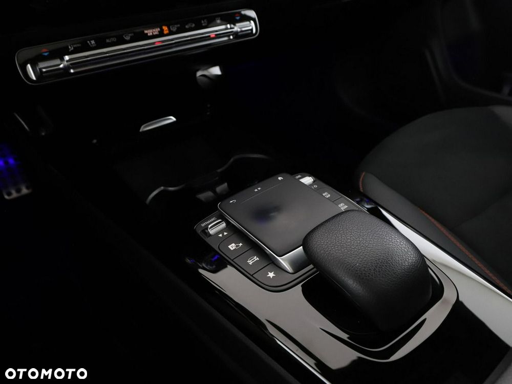 Mercedes-Benz CLA 250 e 8G-DCT AMG Line - 33