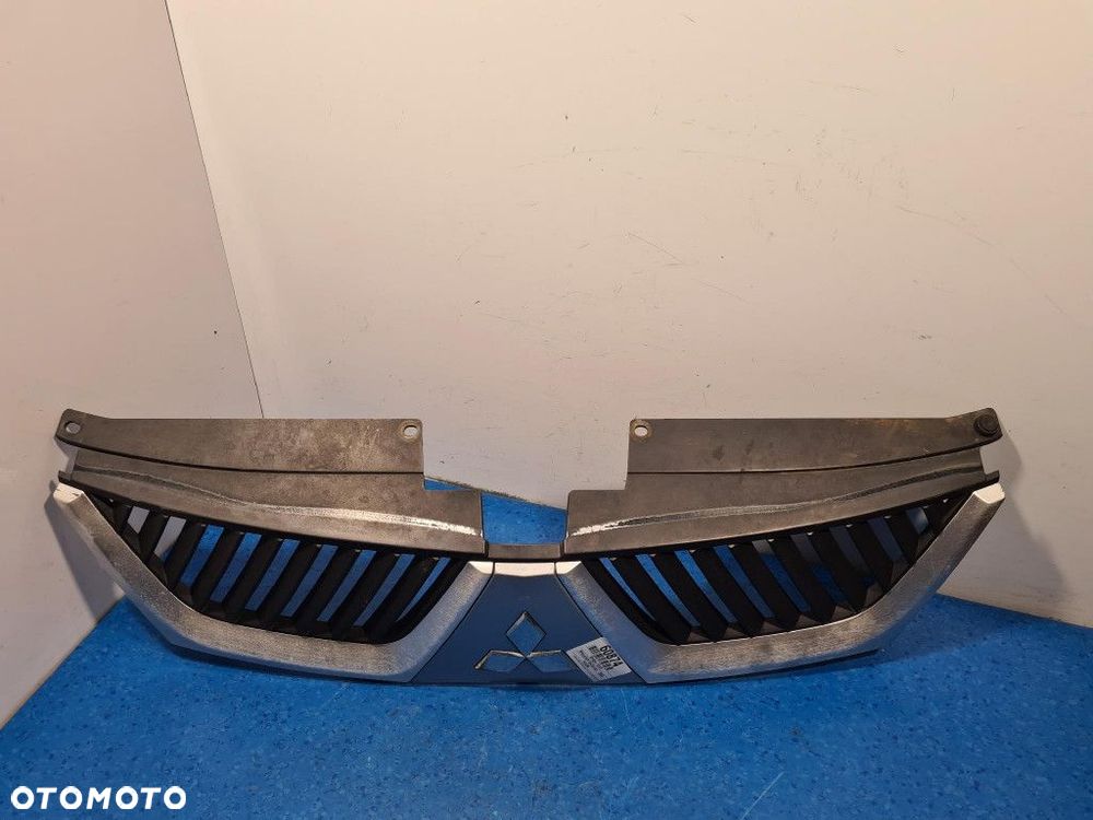 MITSUBISHI OUTLANDER II ATRAPA / GRILL A31E - 5
