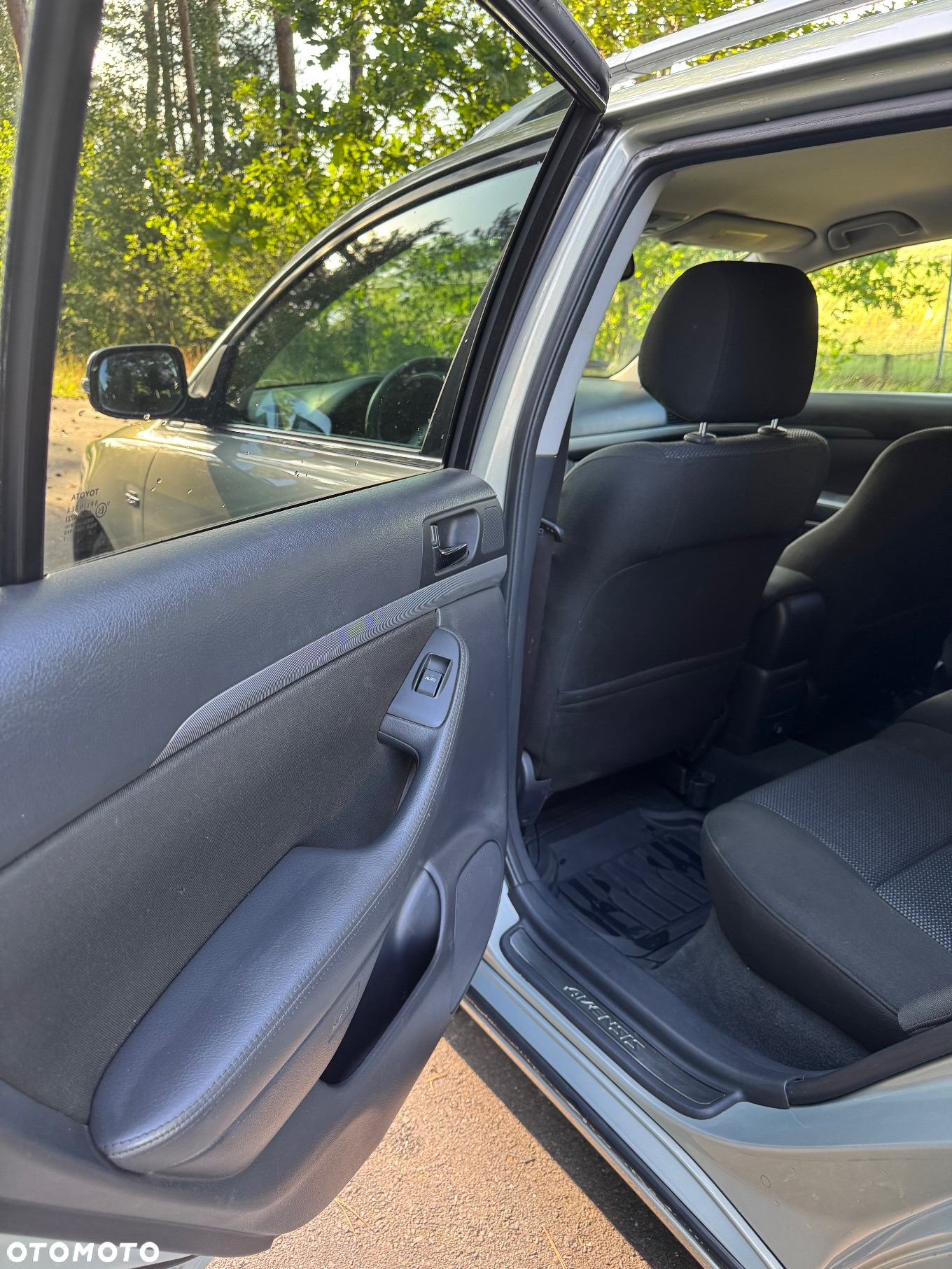 Toyota Avensis - 5
