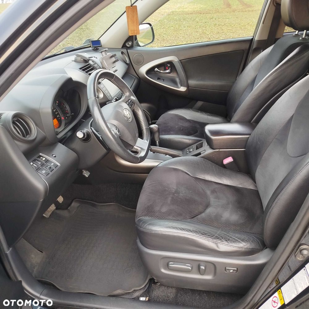 Toyota RAV4 - 5