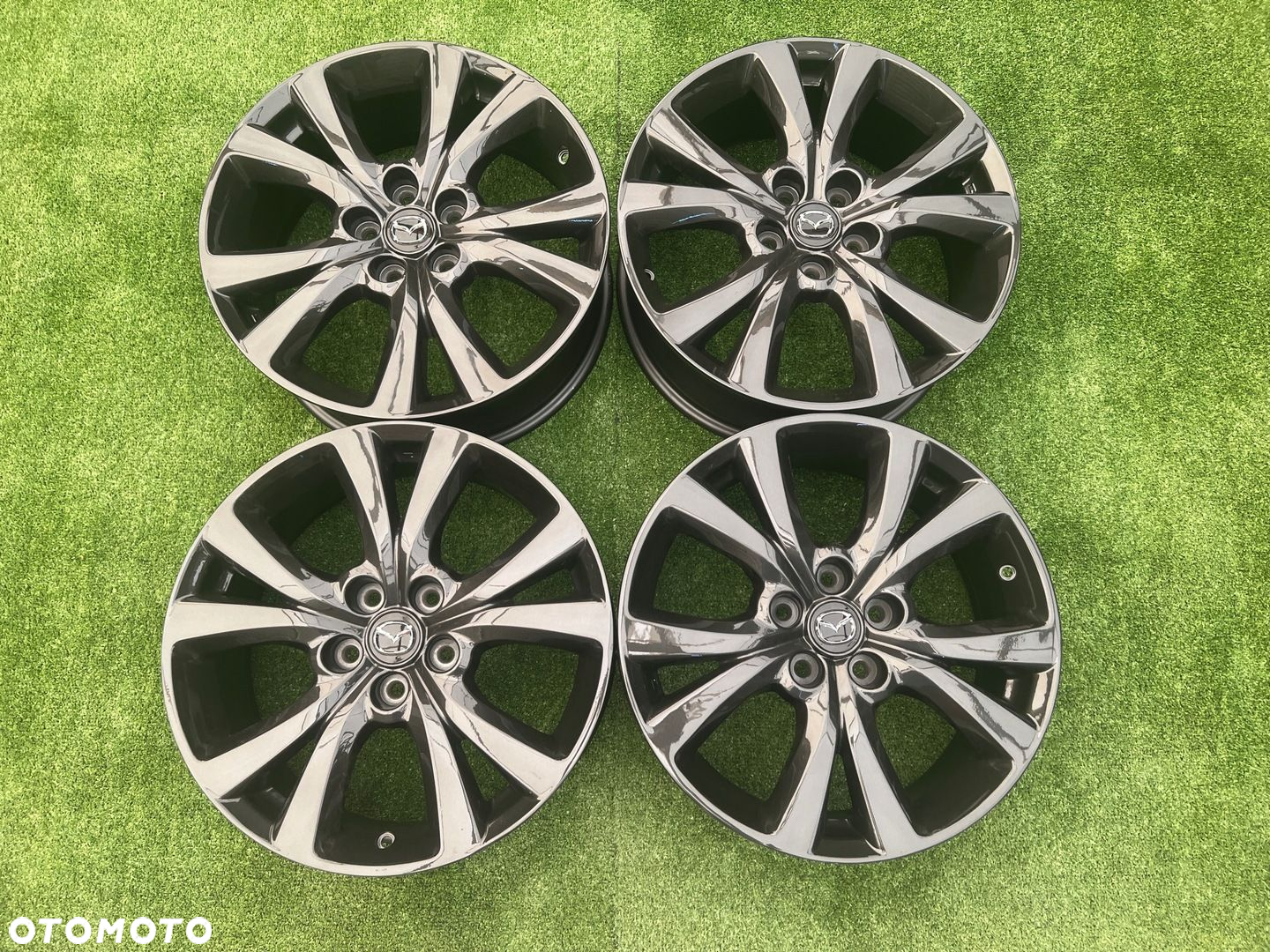 KOMPLET FELG FELGI ALU ALUMINIOWE MAZDA MX30 3 6 CX3 CX30 CX5 18 ET45 - 3