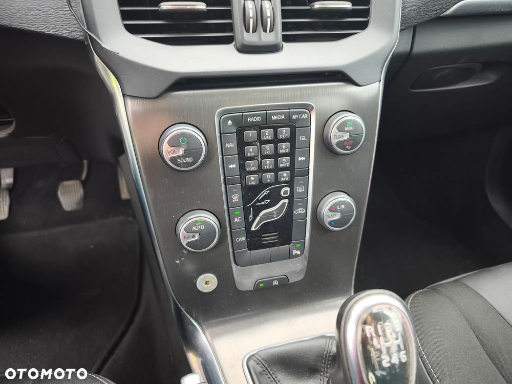Volvo V40 D2 Momentum - 11