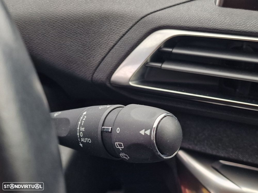 Peugeot 3008 1.2 PureTech Allure Pack EAT8 - 23