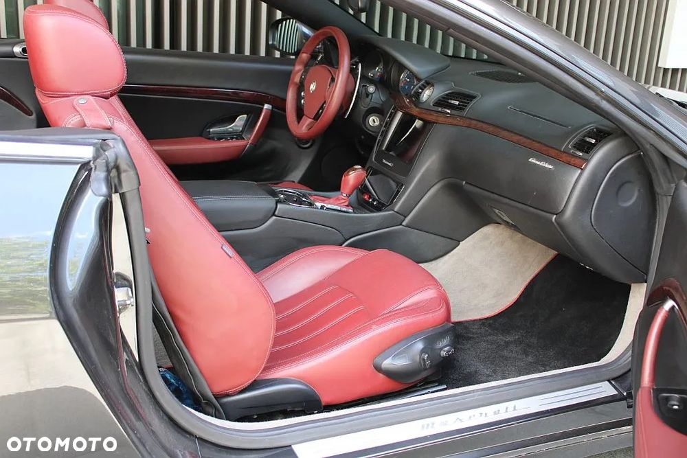 Maserati GranCabrio - 18