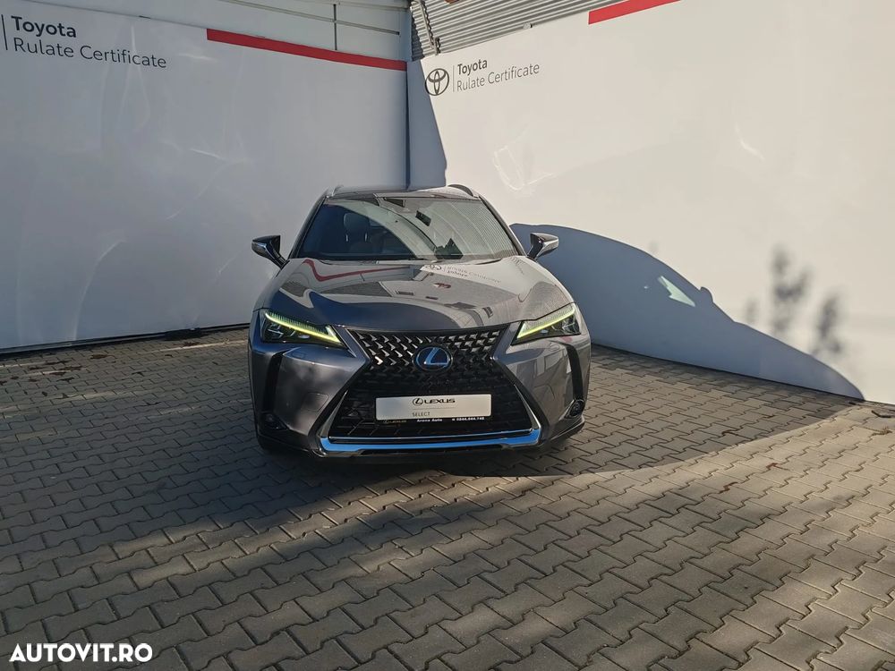 Lexus UX 250h FWD Executive - 2