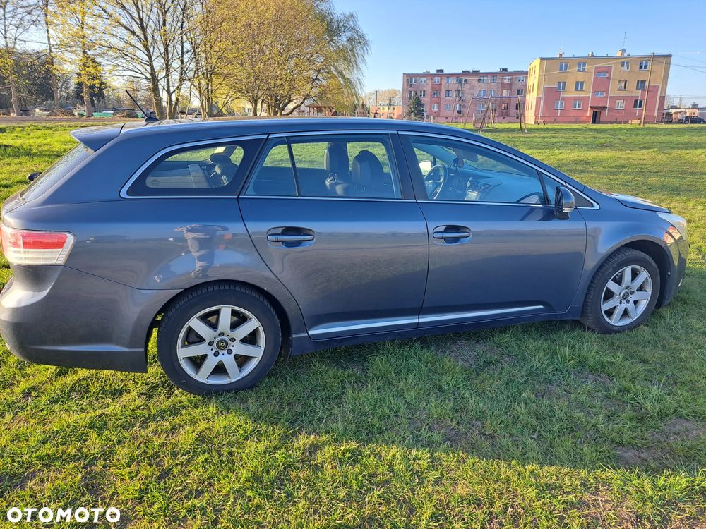 Toyota Avensis 1.8 Sol - 2