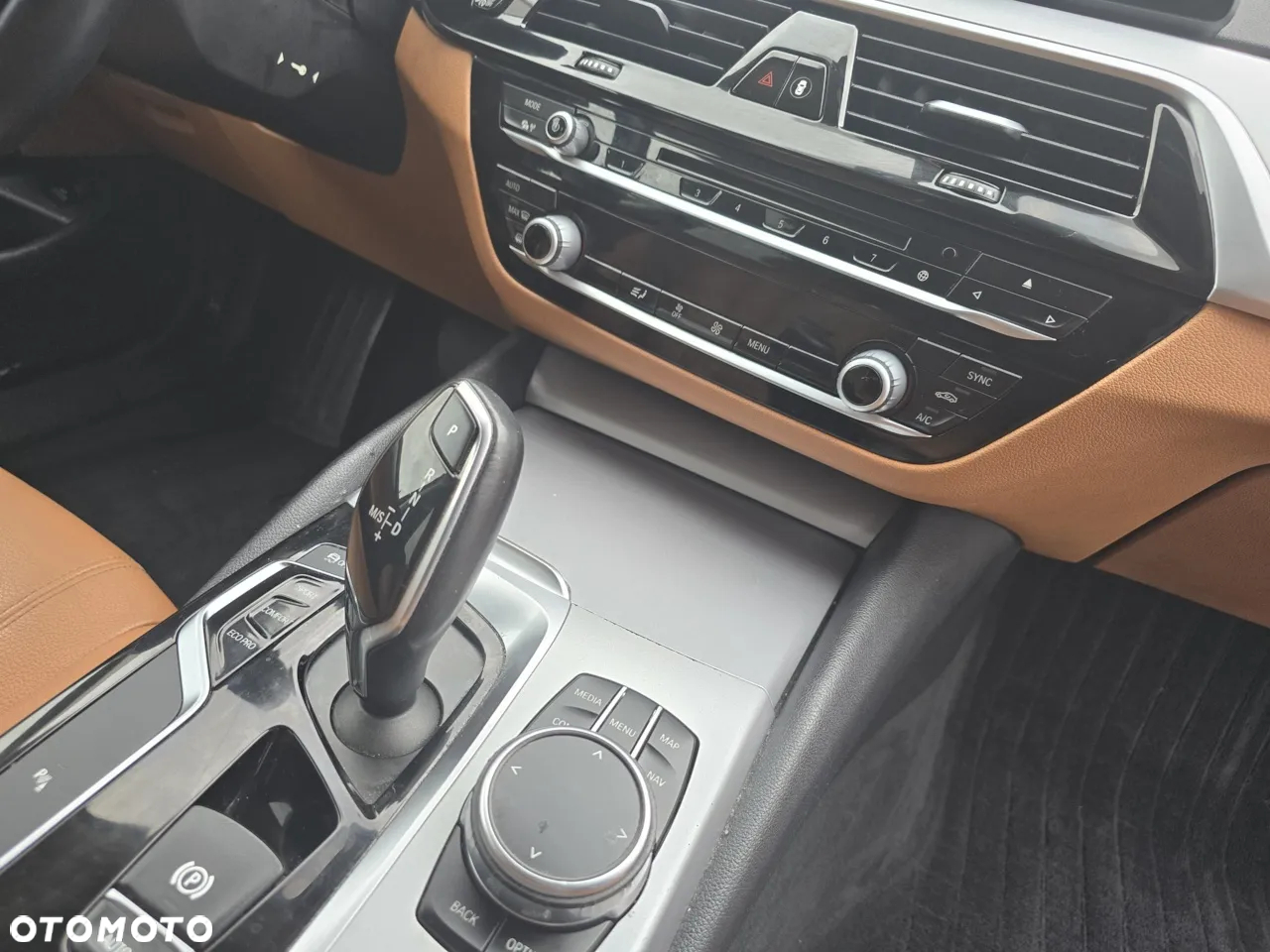 BMW Seria 5 520d Luxury Line - 16