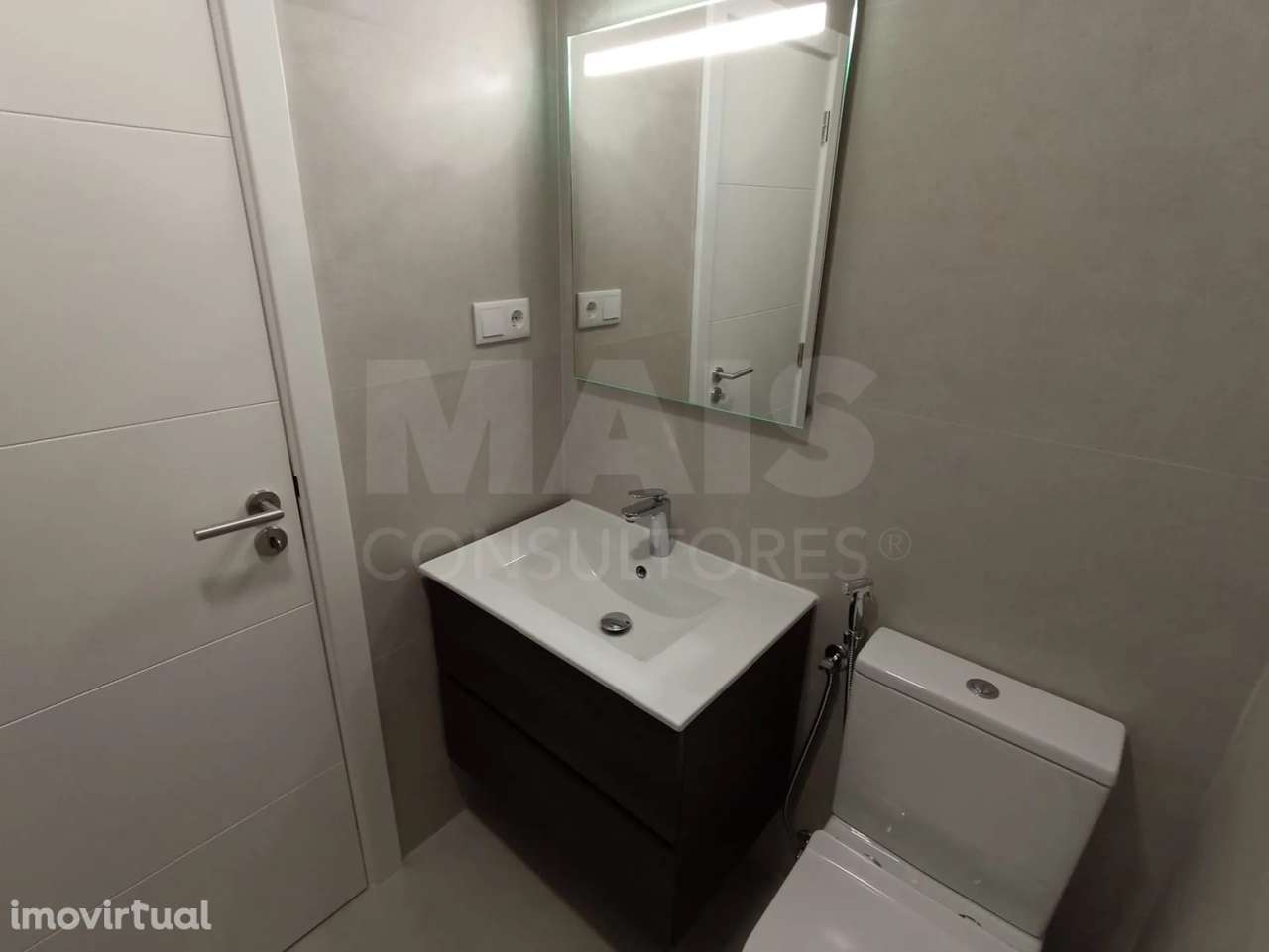 T2 Remodelado Damaia de Cima - Grande imagem: 5/6