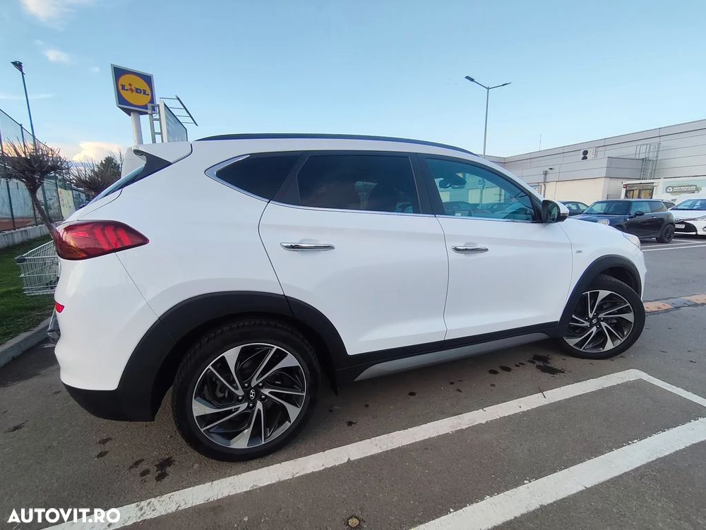 Hyundai Tucson 2.0 CRDI 4WD 8AT Premium - 22