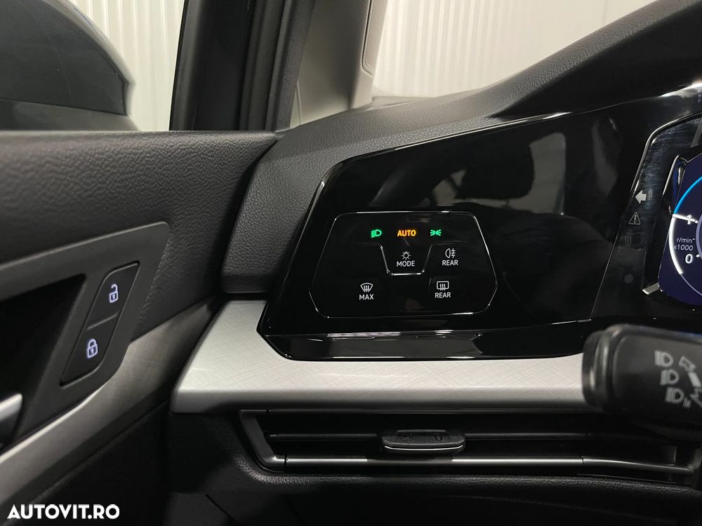 Volkswagen Golf Variant 2.0 TDI SCR DSG Life - 24