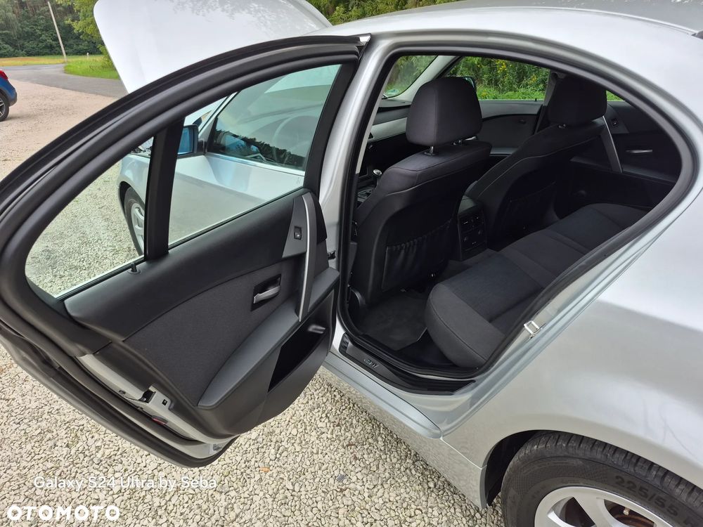 BMW Seria 5 523i - 16