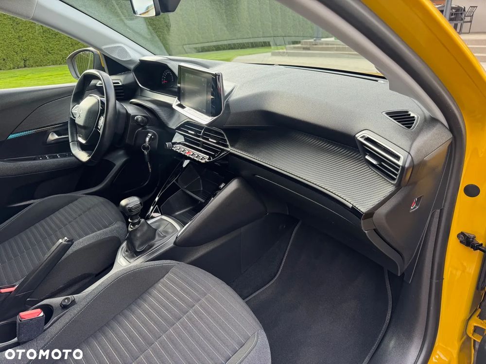 Peugeot 208 - 21