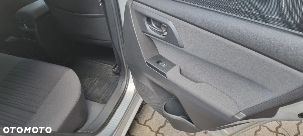 Toyota Auris 1.6 Premium - 16