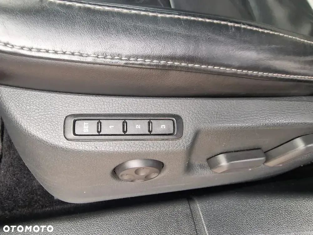 Skoda Superb 2.0 TDI DSG Elegance - 11