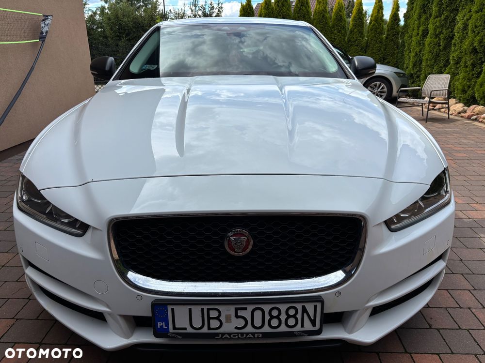 Jaguar XE 2.0 D Prestige - 2