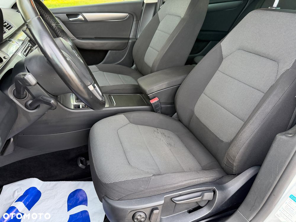 Volkswagen Passat - 26