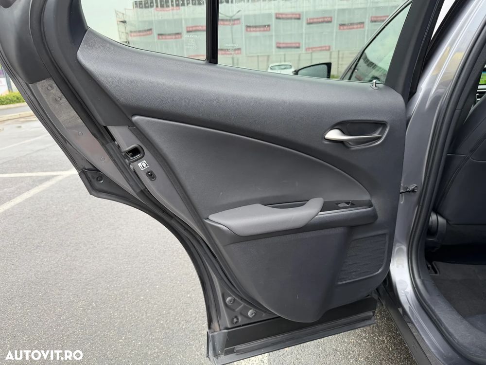 Lexus UX 250h E-FOUR Executive - 21