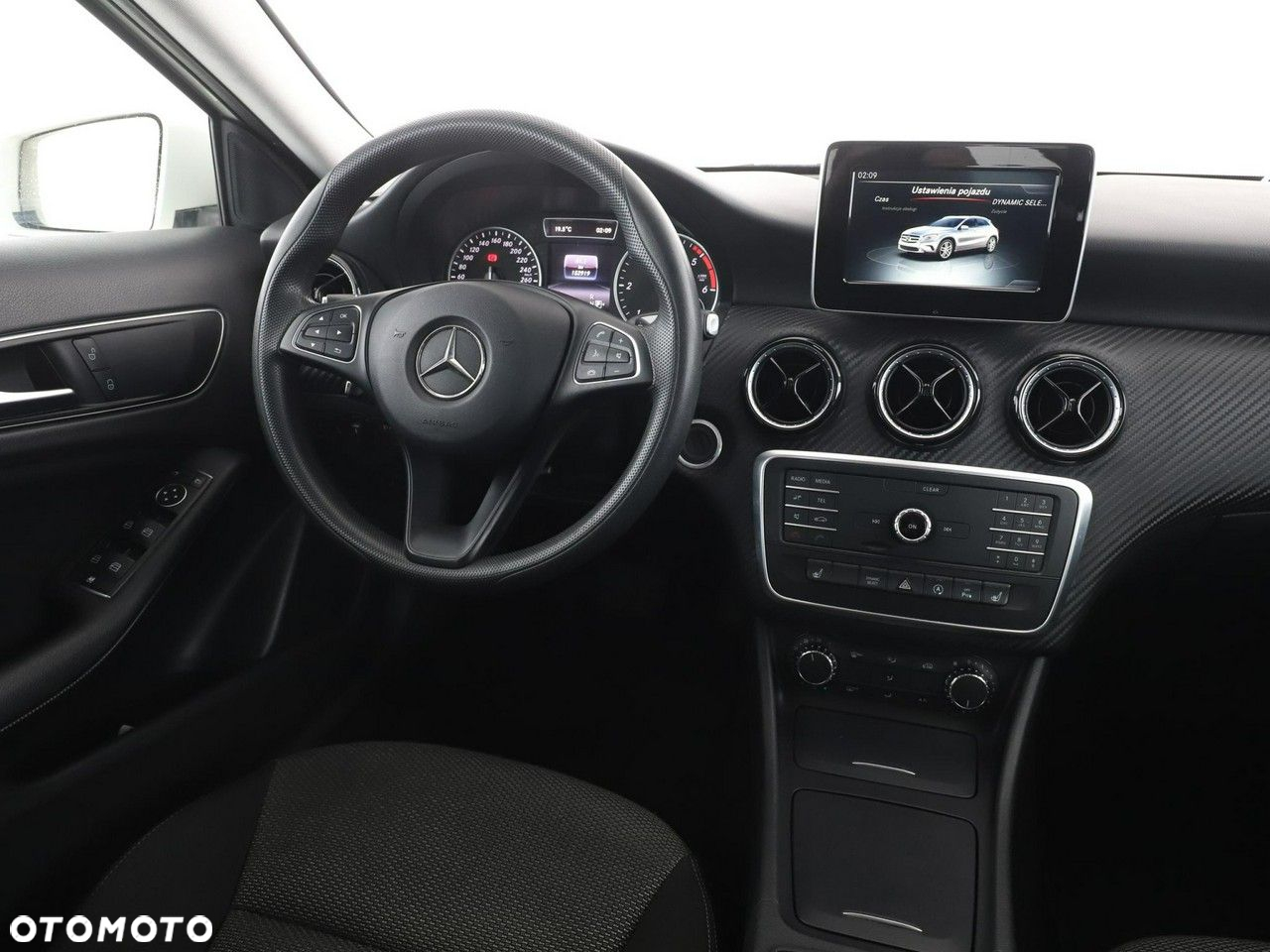 Mercedes-Benz GLA 180 d 7G-DCT - 17