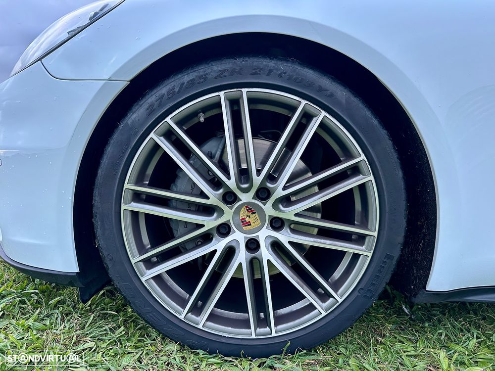 Porsche Panamera 4 S - 8