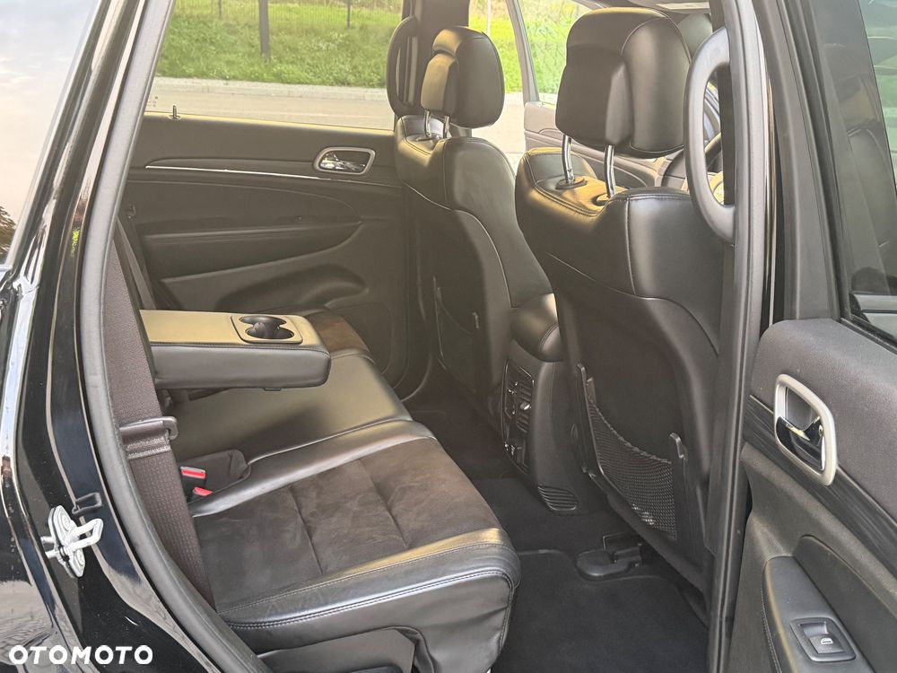 Jeep Grand Cherokee - 30