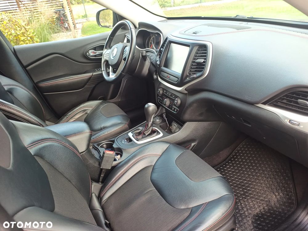 Jeep Cherokee - 11
