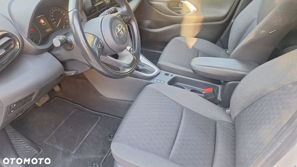 Toyota Yaris Hybrid 100 Active EU6 - 22