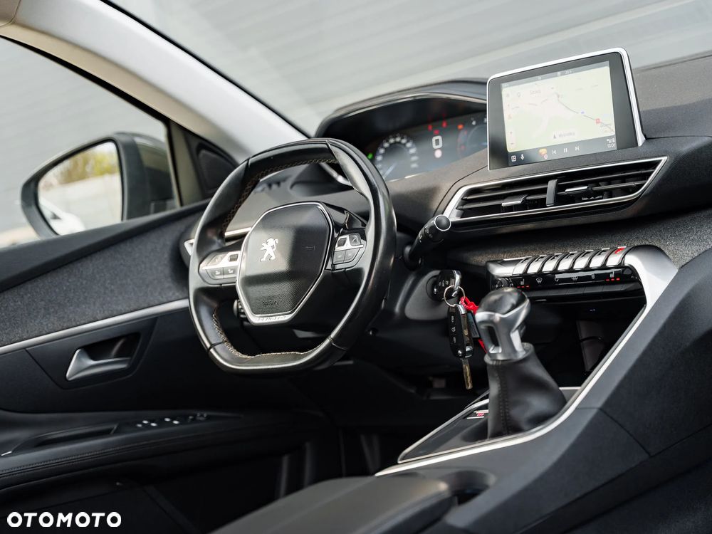 Peugeot 3008 1.5 BlueHDi Allure S&S - 18