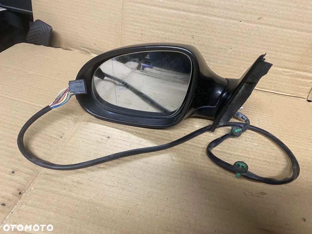 LUSTERKO LEWE 13PIN VW VOLKSWAGEN PASSAT B6 3C0857933 - 1