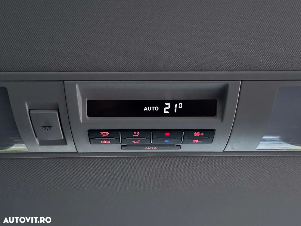 Volkswagen Multivan - 25