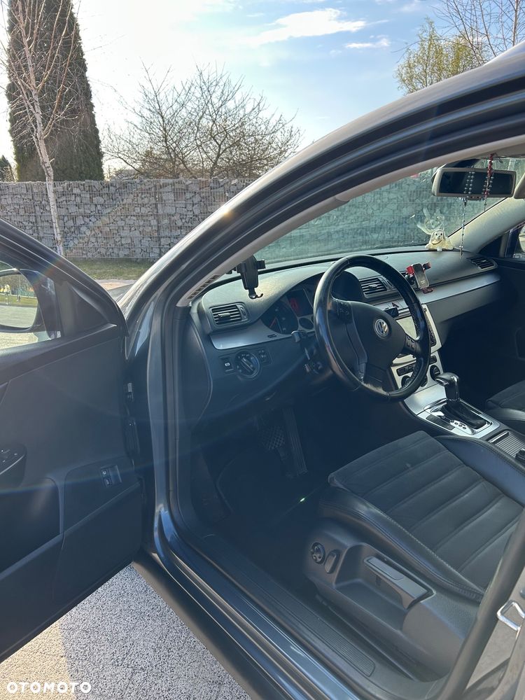 Volkswagen Passat 2.0 TDI DSG Highline - 11