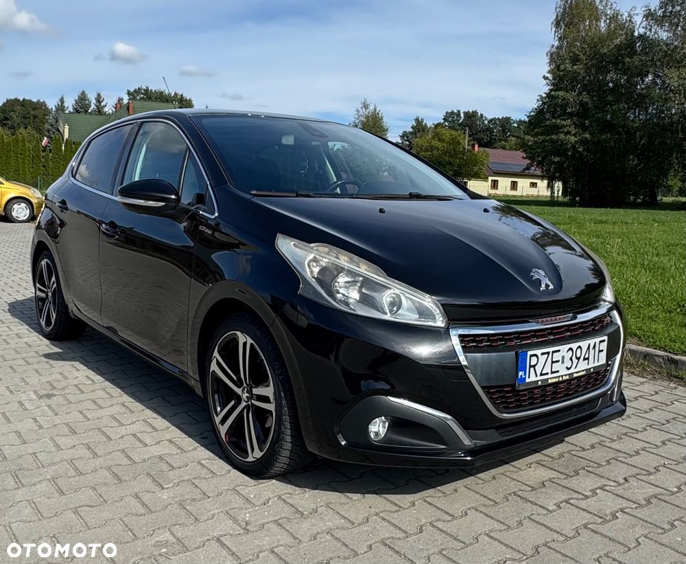 Peugeot 208 2015 photo 5