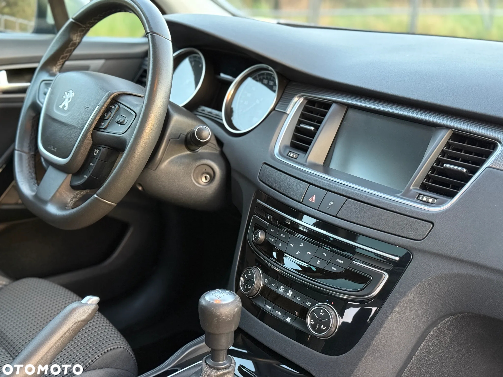 Peugeot 508 1.6 e-THP Allure S&S - 32