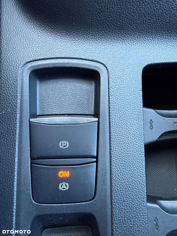 Ford Focus SW 1.0 EcoBoost S&S TITANIUM X - 18