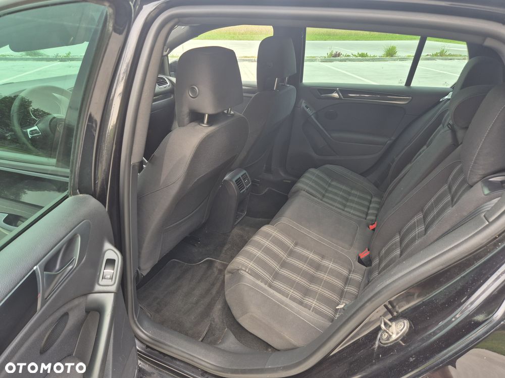 Volkswagen Golf 2.0 TDI GTD - 13