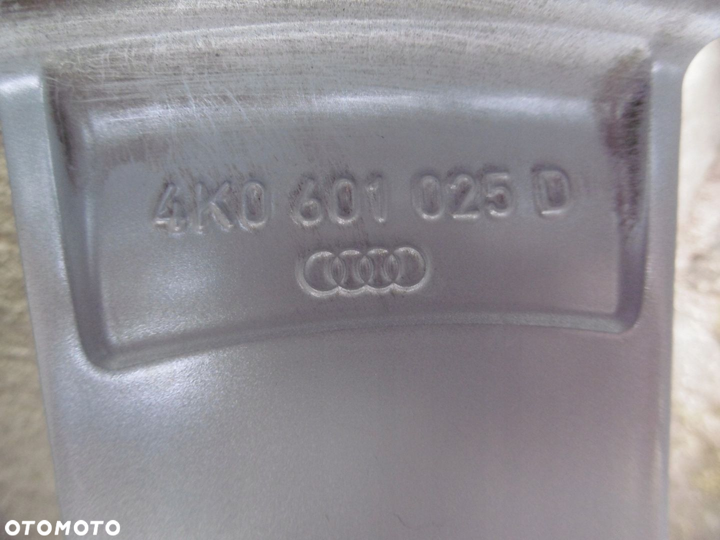 AUDI A6 C8 4K0 8Jx18H2 5x112 ET39 - felga oryginał - 9