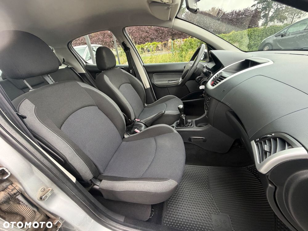 Peugeot 206 - 22