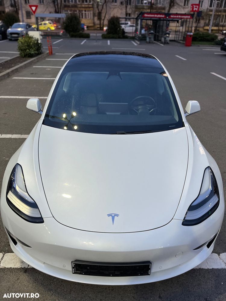 Tesla Model 3 - 5