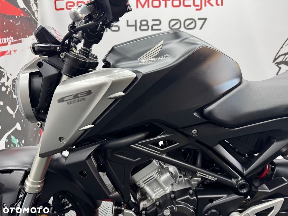 Honda CB - 12