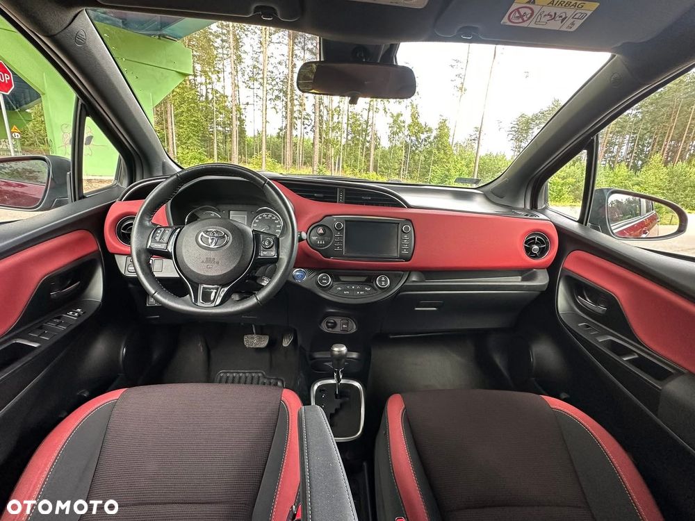 Toyota Yaris Hybrid 100 Selection Platinum - 5