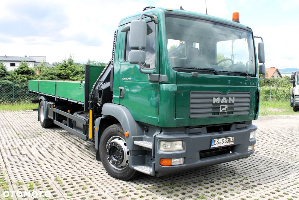 MAN TGM  18.280 żuraw hiab 122 skrzynia  7.2M - 5