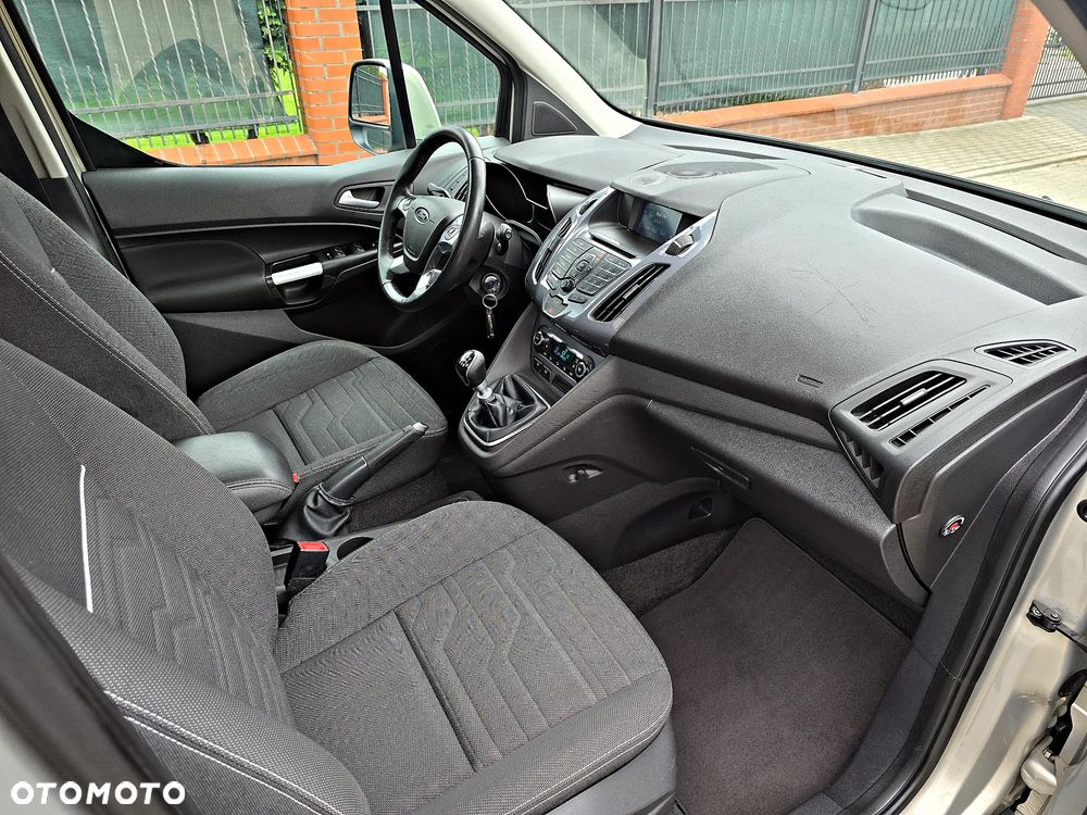 Ford Tourneo Connect Grand - 28