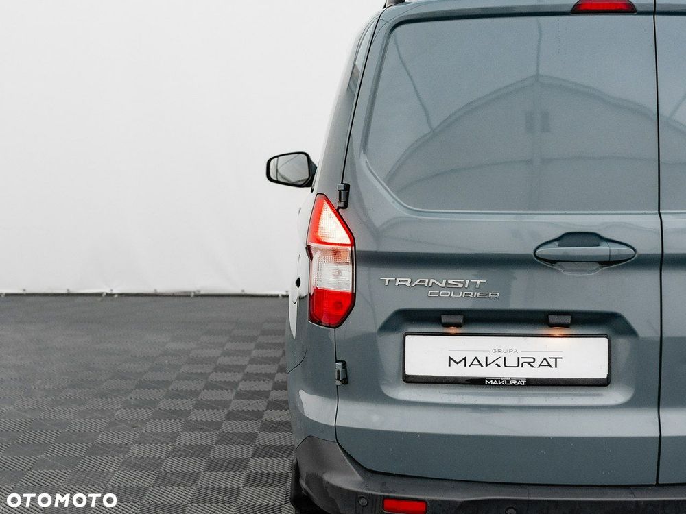 Ford Transit Courier - 12