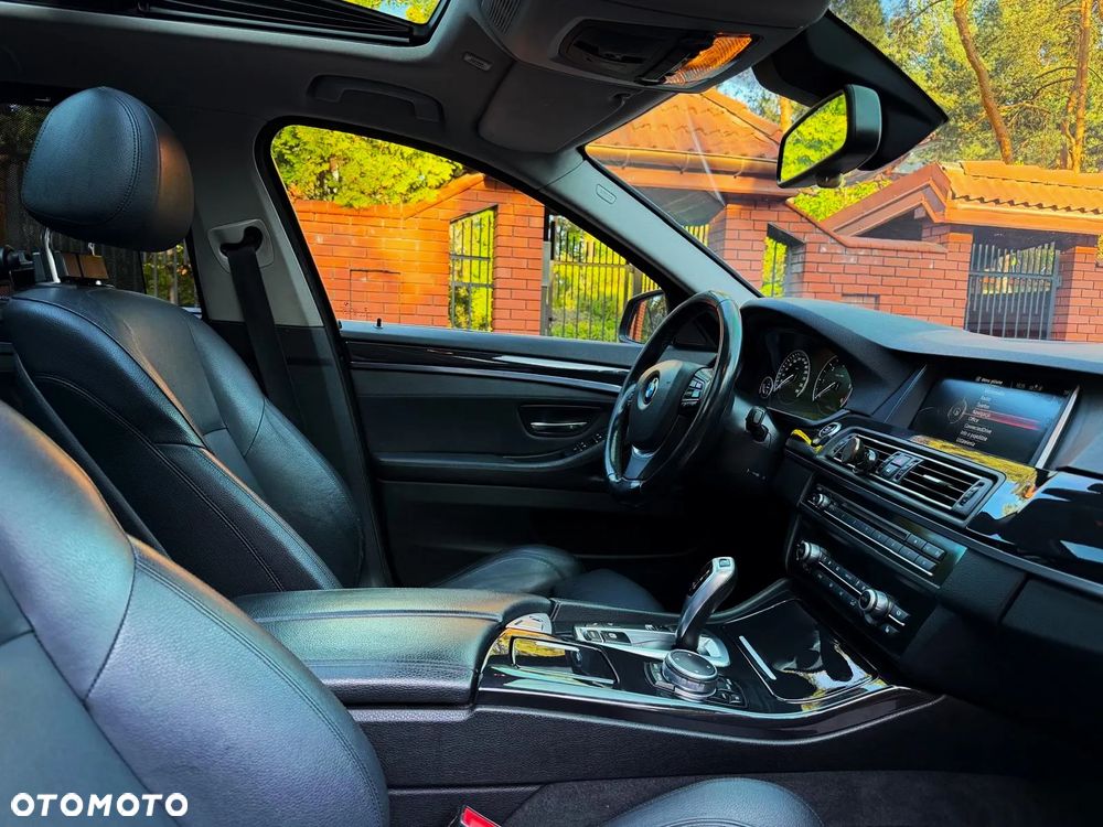 BMW Seria 5 520d xDrive - 17