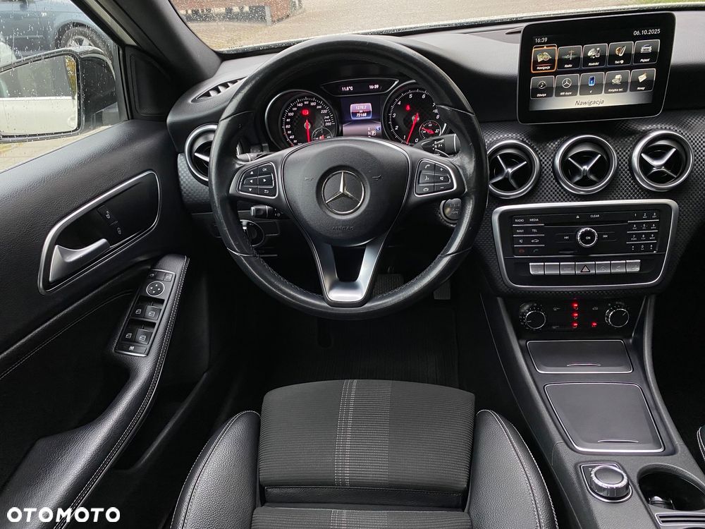 Mercedes-Benz Klasa A 180 7G-DCT Urban - 33
