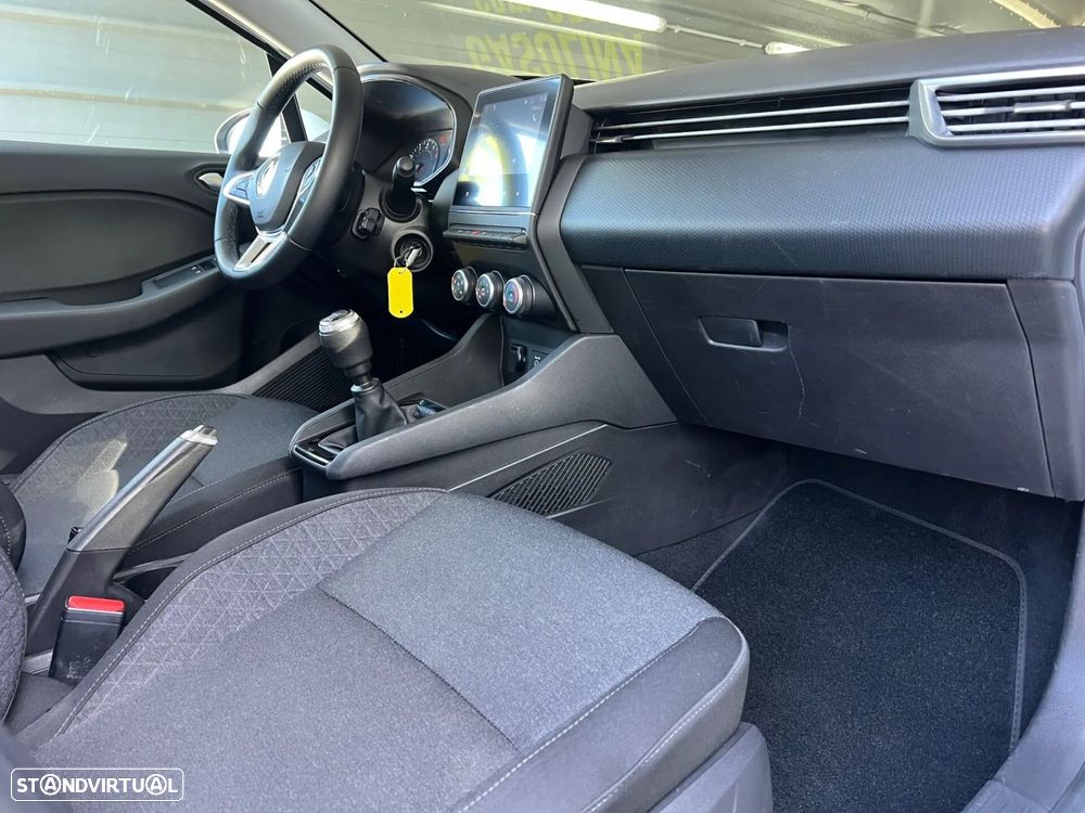 Renault Clio 1.0 TCe Exclusive - 24