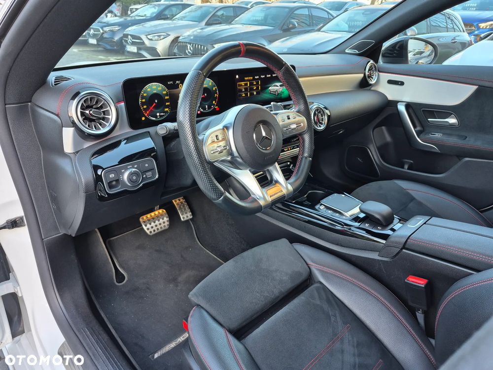 Mercedes-Benz CLA - 15