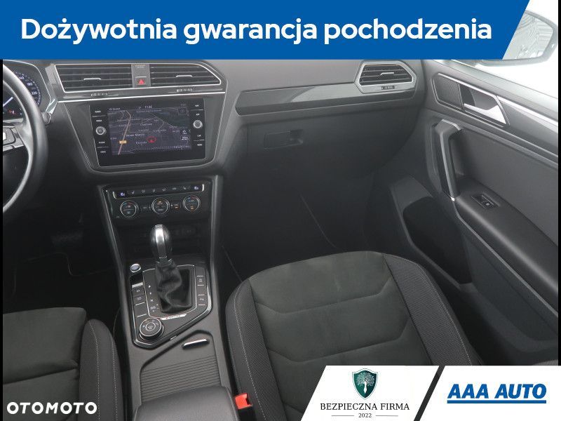 Volkswagen Tiguan - 10