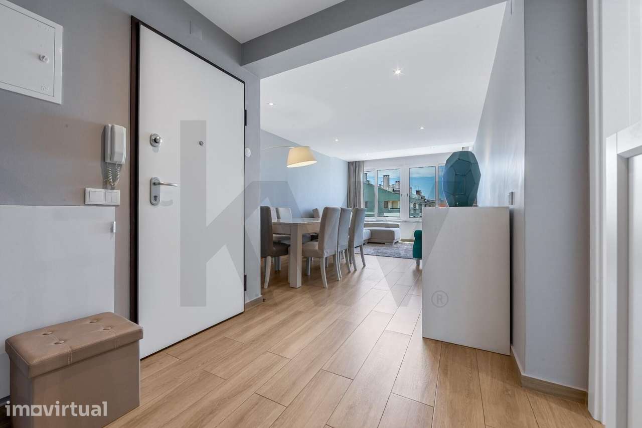 T4 Duplex de Sonho em Oeiras/Totalmente Remodelado/ Vista Mar - Grande imagem: 2/33