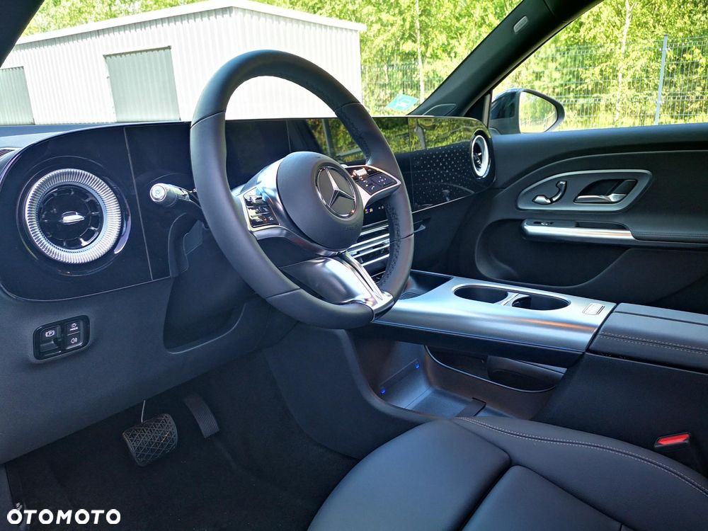 Mercedes-Benz GLB - 14