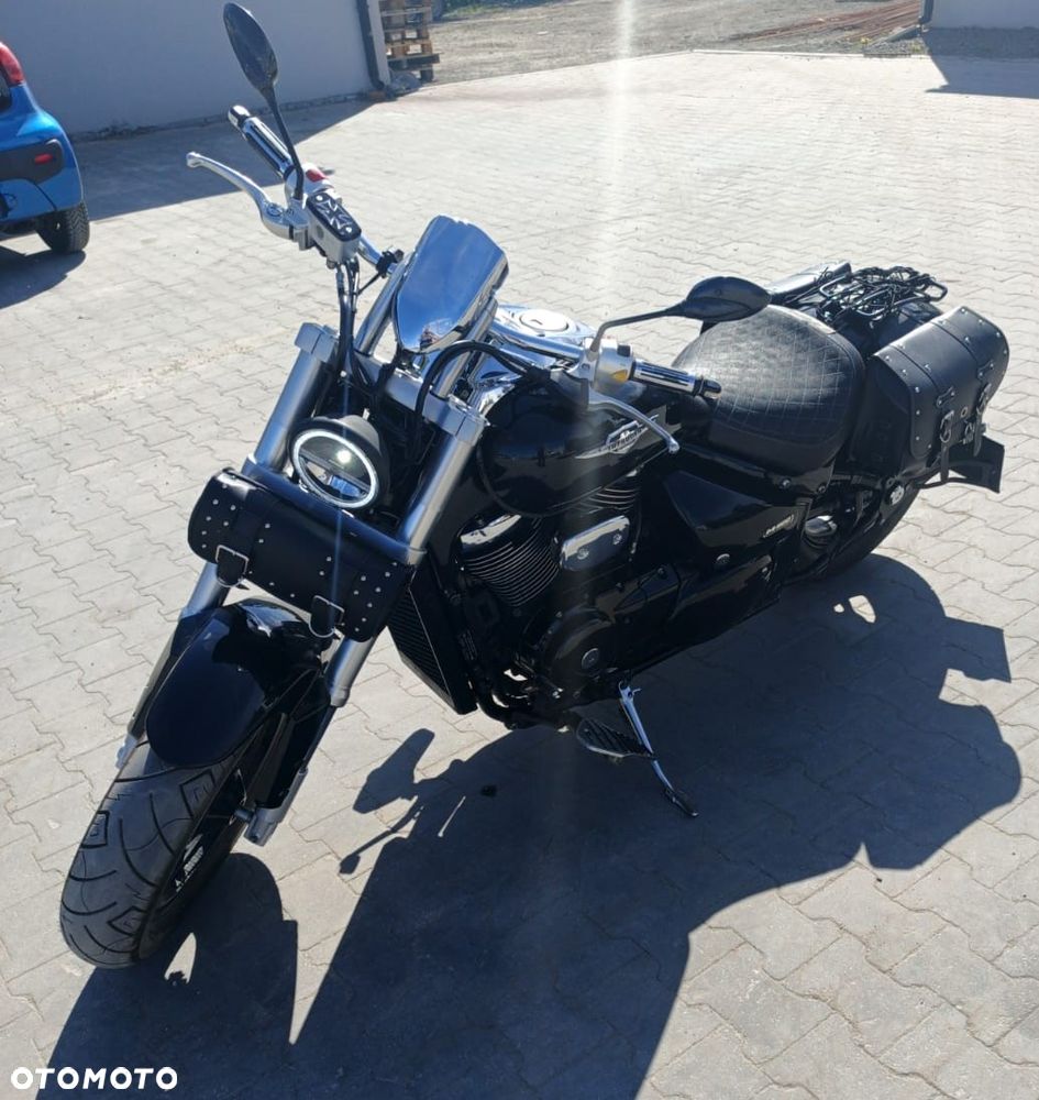 Suzuki Intruder - 2